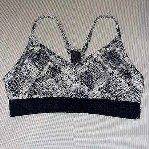 PINK ultimate sport bra. Good condition and very cute print